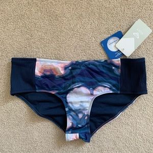 2/$20 NWT Roxy Fitness Women's Space Sporty Bikini Bottom M